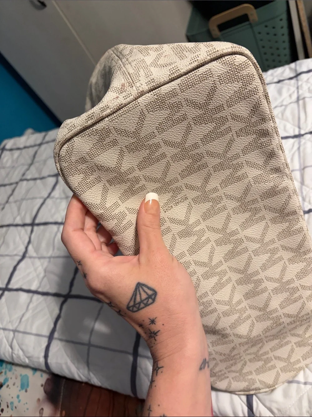 Michael Kors Cream Logo Tote with Tan Straps and Gold Charm - Picture 6 of 6